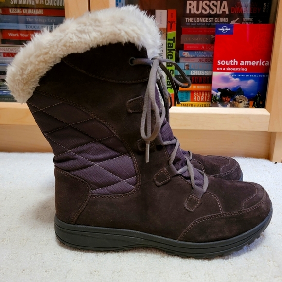 Columbia Women's Brown Suede Winter Boot - Picture 1 of 4